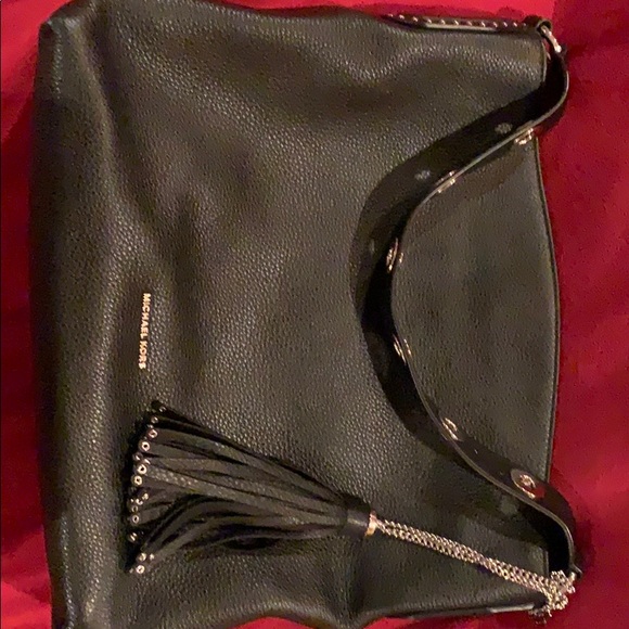 Michael Kors Handbags - Michael Kors Brooklyn Large Hobo Bag